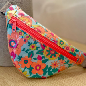 Sac Banane Enfant Fleuri – Tissu Enduit Brillant Flashy