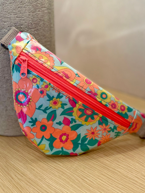 Sac Banane Enfant Fleuri – Tissu Enduit Brillant Flashy