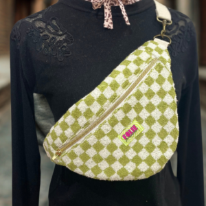 Sac banane en éponge à carreaux vert et blanc